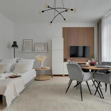 Chrobrego - 100m Od Plazy By Downtown Apartment