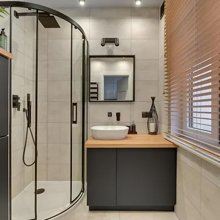 Chrobrego - 100m Od Plazy By Downtown Apartment