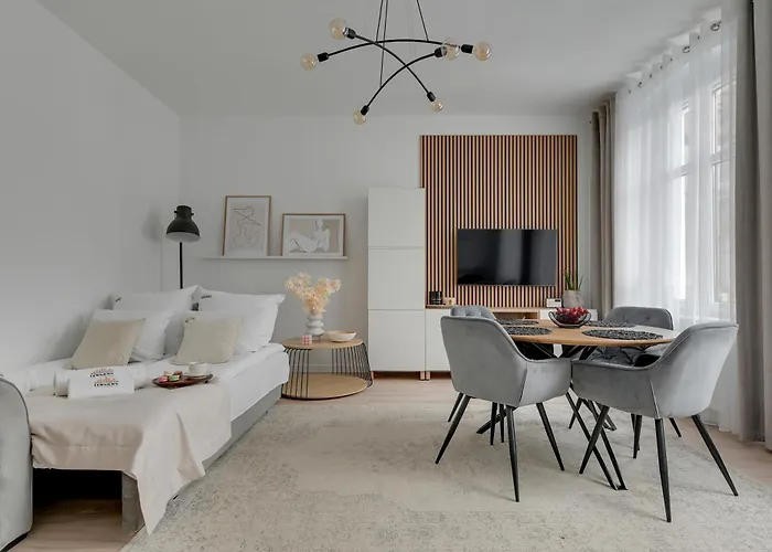 Chrobrego - 100m Od Plazy By Downtown Apartment